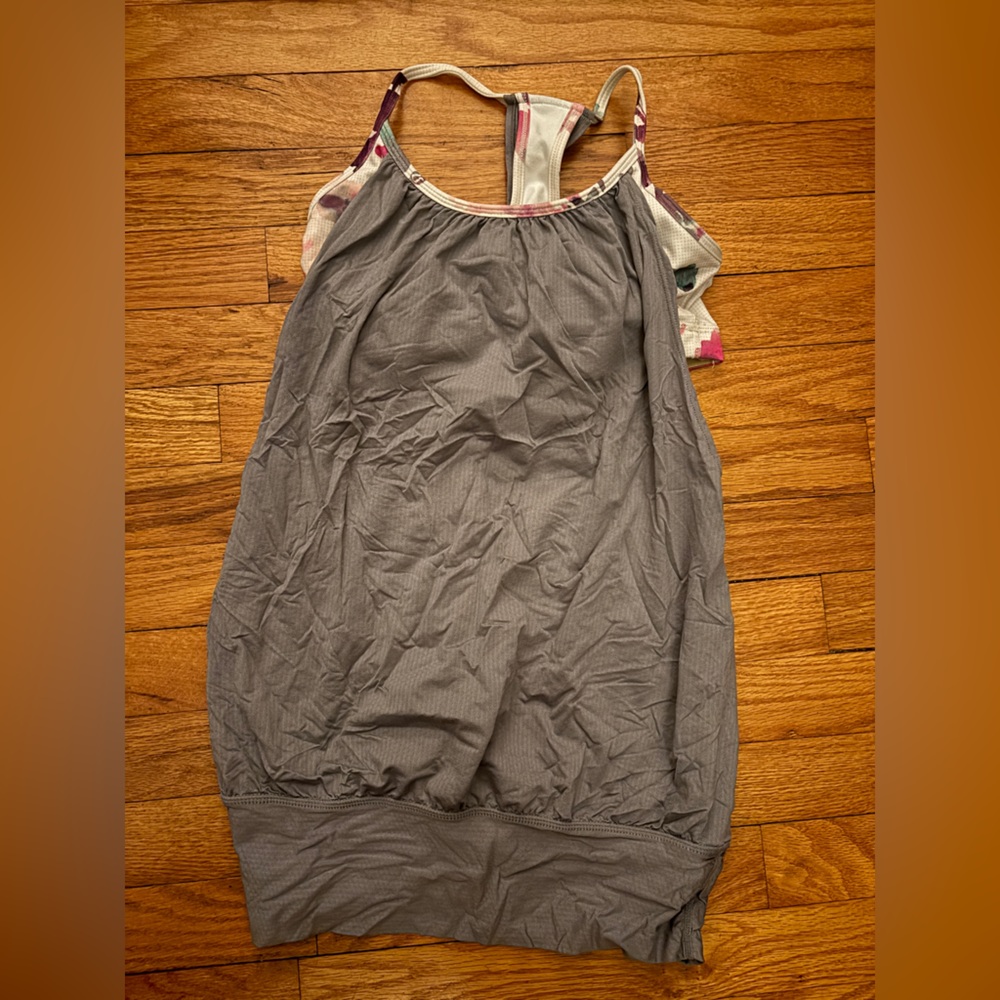 Lululemon No limits luon tank - Blurred Flowers SZ 2 EUC